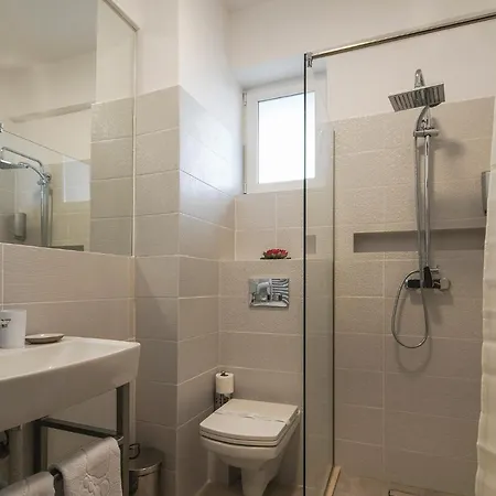 Lotus Exclusive Bed & Breakfast Navodari Exterior photo